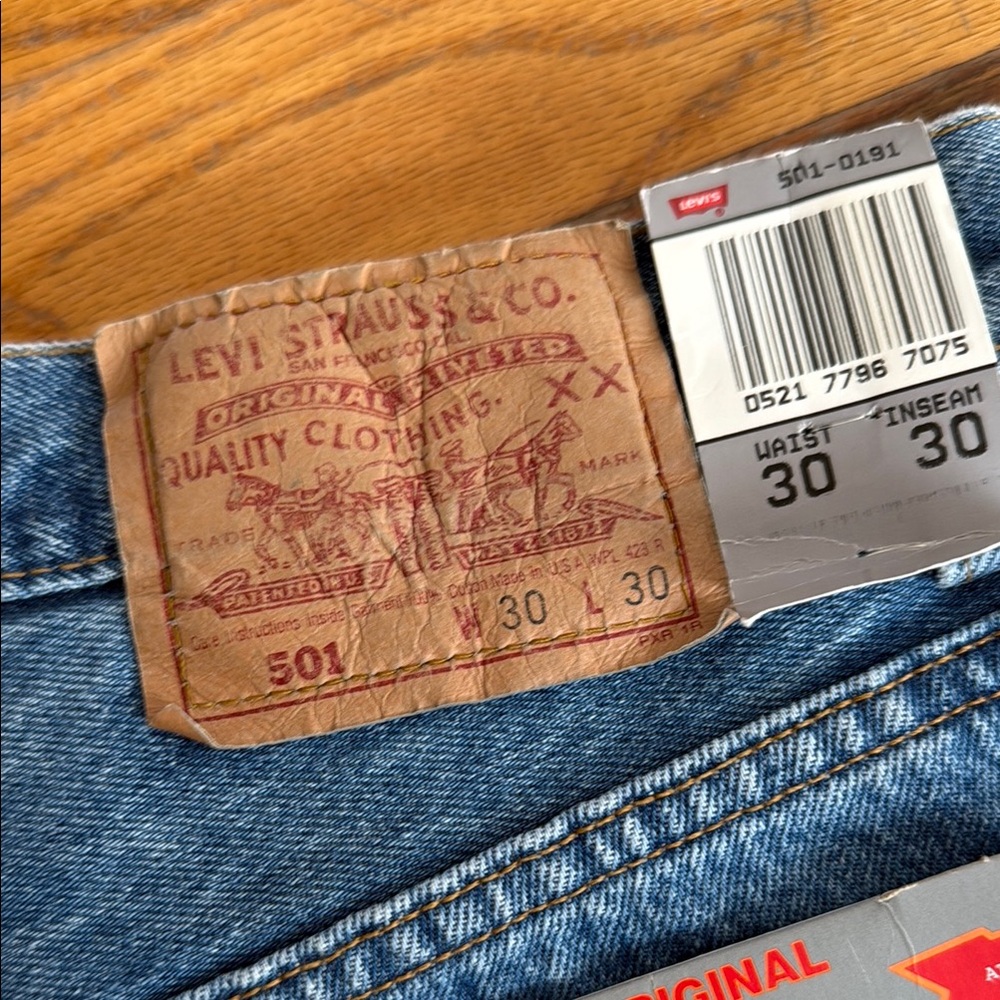 1992 VINTAGE NEW WITH TAGS LEVIS ORIGINAL 501 PRESHRUNK JEANS - Picture 3 of 7